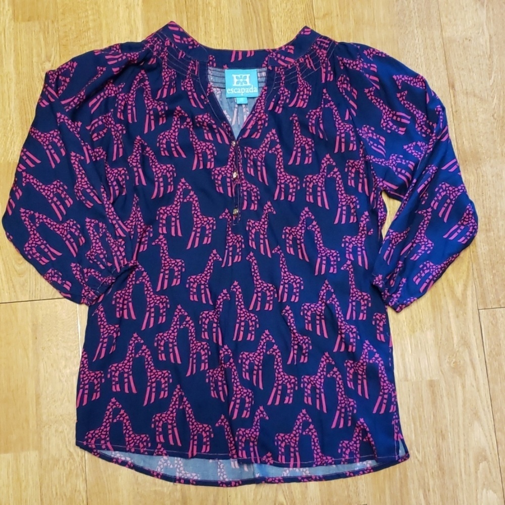 Escapada giraffe novelty print top navy/hot pink sz small